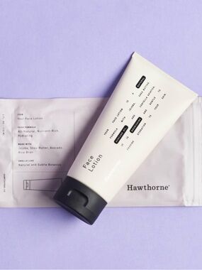 Nike Hydrating Face Lotion – Pale Pink & Black Tube